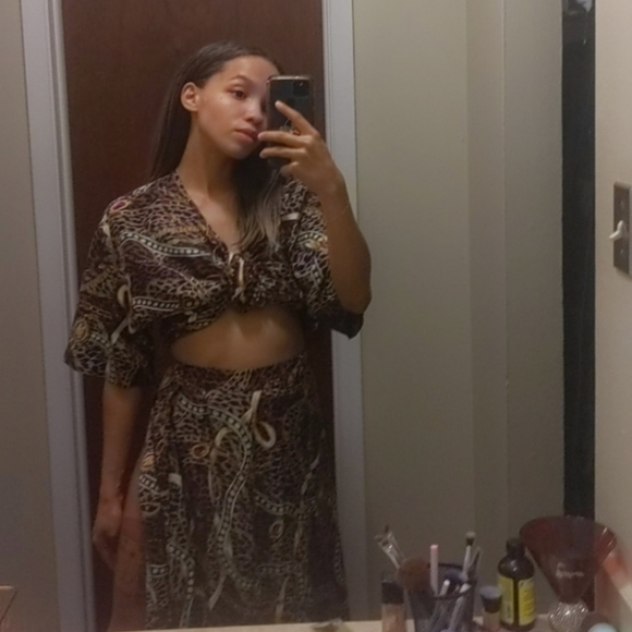 Vintage Leopard Jewel Print Blouse and skirt set - Picture 6 of 6